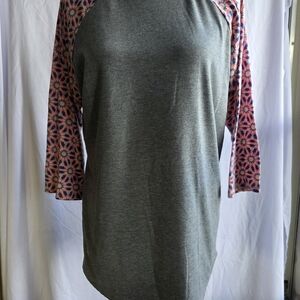 LuLaRoe Large Raglan Baseball Tee | Pink Floral 3/4 Sleeve | Excellent Condition